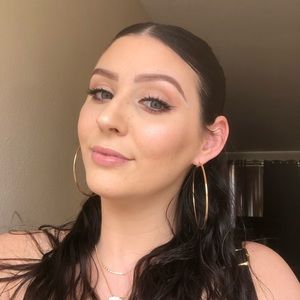 Meet your Posher, Gabriella